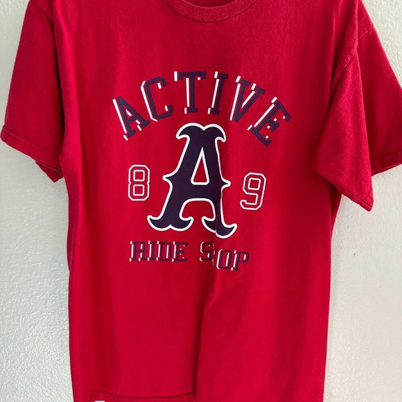 Active‎ Men's T-Shirt  Size Medium, red shirt, t-shirt, graphic tee, mens shirt - Picture 2 of 5